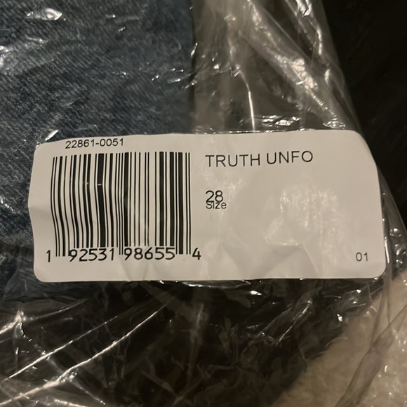 Levi’s Wedgie Jeans - Size 28 - Picture 7 of 7